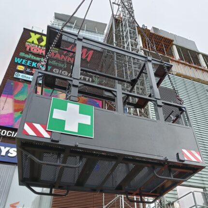 Cesta porta operarios de hierro para grúas torre CPTT-4H-F